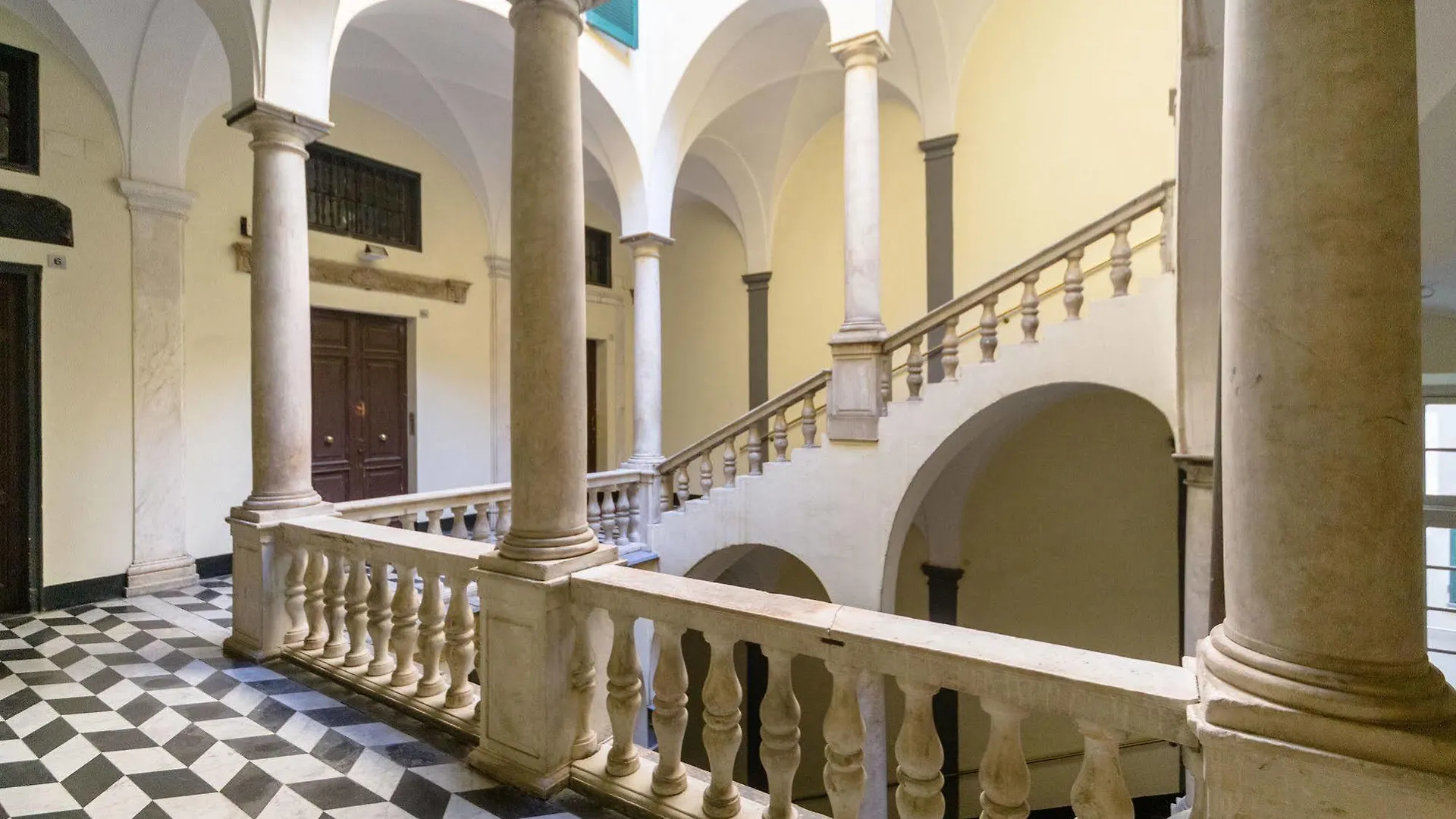 Genua Apartment contacts